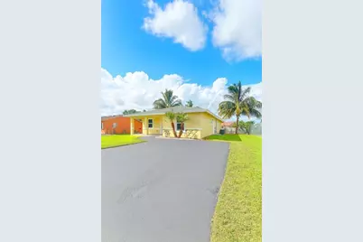 1101 Ave J, Belle Glade, FL 33430 - Photo 1