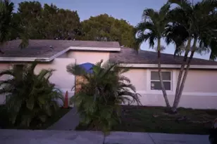 1424 White Pine Dr, Wellington, FL 33414 - Photo 1