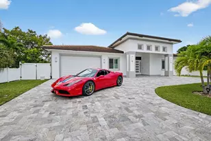 711 NE 6th St, Boca Raton, FL 33432 - Photo 1