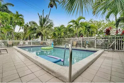 417 NE 17th Ave, Unit #4, Fort Lauderdale, FL 33301 - Photo 1