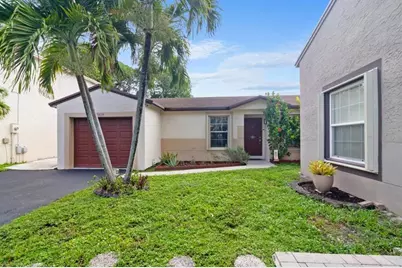 19835 NW 64th Pl, Hialeah, FL 33015 - Photo 1