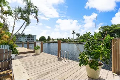 18  Middlesex Dr, Unit #18, Wilton Manors, FL 33305 - Photo 1