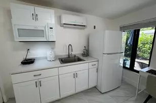 735 NE 37th St, Oakland Park, FL 33334 - Photo 1