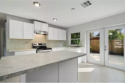 1598 NE 36th St, Oakland Park, FL 33334 - Photo 1