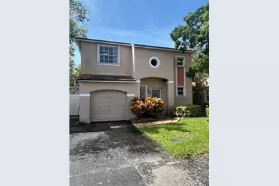 11740 NW 12th St, Pembroke Pines, FL 33026 - Photo 1