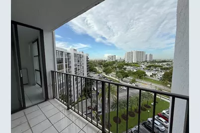 800 Parkview Drive #903, Hallandale Beach, FL 33009 - Photo 1