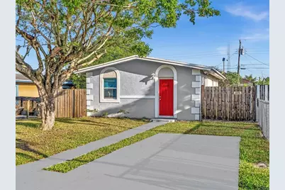 525 NW 10th Ave, Boynton Beach, FL 33435 - Photo 1