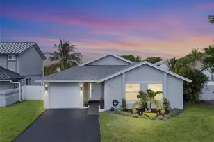 910 SW 99th Ave, Pembroke Pines, FL 33025 - Photo 1