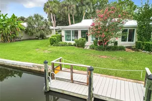 11396 W Bayshore Dr, Crystal River, FL 34429 - Photo 1