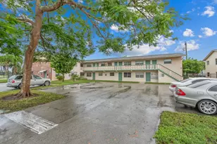 290 NE 40th St, Oakland Park, FL 33334 - Photo 1