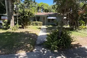 660 Fairway Dr, Plantation, FL 33317 - Photo 1