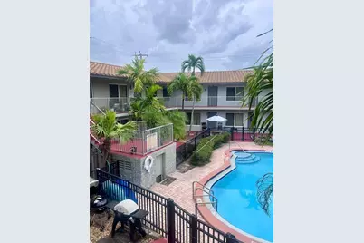 915 SE 22nd Avenue #7, Pompano Beach, FL 33062 - Photo 1