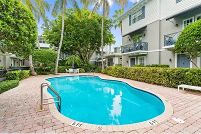 2243 NE 9th Ave, Wilton Manors, FL 33305 - Photo 1