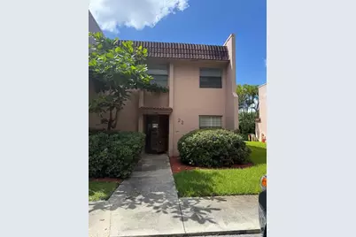 22 Laredo, Davie, FL 33324 - Photo 1