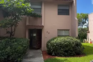 22 Laredo, Davie, FL 33324 - Photo 1