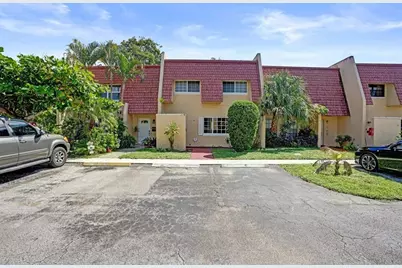 42  Canterbury Ln, Tamarac, FL 33319 - Photo 1