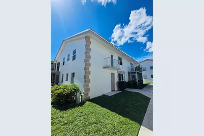 104 SE 10th St, Unit #101, Deerfield Beach, FL 33441 - Photo 1