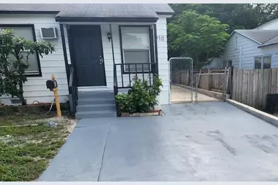 910  33rd St, West Palm Beach, FL 33407 - Photo 1