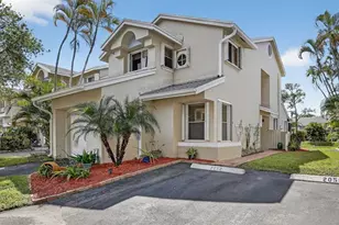 2052 Discovery Cir E, Deerfield Beach, FL 33442 - Photo 1