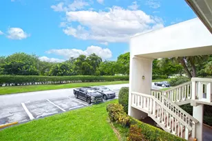 2805 Victoria Way, Coconut Creek, FL 33066 - Photo 1