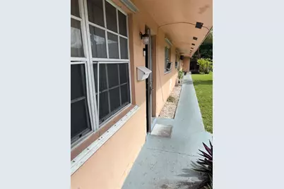 318 SW 2nd Ct, Pompano Beach, FL 33060 - Photo 1