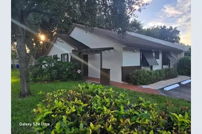 1581 NW 98th Ter, Pembroke Pines, FL 33024 - Photo 1