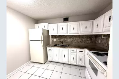 511 W Kalmia Dr, Unit #7, Lake Park, FL 33403 - Photo 1