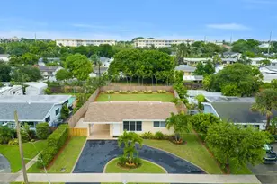 245 SW 3rd St, Boca Raton, FL 33432 - Photo 1