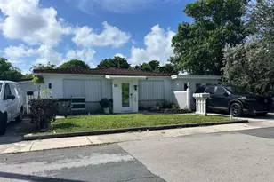 31 SW 10th St, Dania Beach, FL 33004 - Photo 1