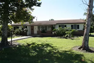 1002 SE 3rd St, Belle Glade, FL 33430 - Photo 1