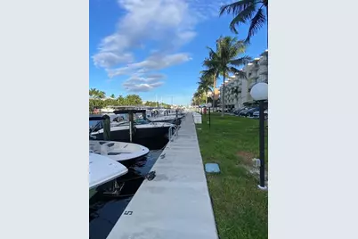 1731 SE 15th St Unit 202, Fort Lauderdale, FL 33316 - Photo 1