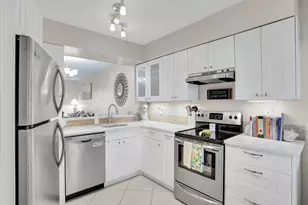 2208 S Cypress Bend Dr, Pompano Beach, FL 33069 - Photo 1