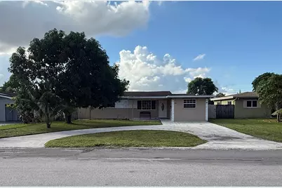 6940 SW 9th St, Pembroke Pines, FL 33023 - Photo 1