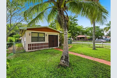 1090 NW 123rd St, North Miami, FL 33168 - Photo 1