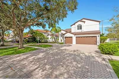 10475 Bermuda Drive, Hollywood, FL 33026 - Photo 1