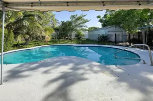 902 NE 34th St, Oakland Park, FL 33334 - Photo 1