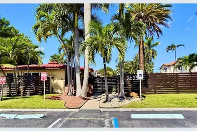 2625 NE 13th Ct, Unit #7, Fort Lauderdale, FL 33304 - Photo 1