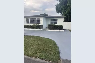 2435  McKinley St, Hollywood, FL 33020 - Photo 1