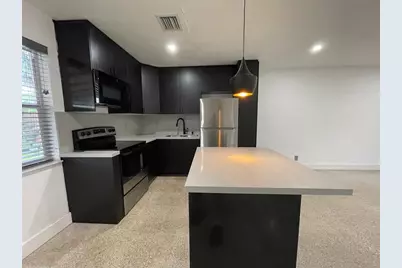 975 NE 40th St, Unit #C, Oakland Park, FL 33334 - Photo 1