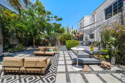 36 NE 42nd St, Miami, FL 33137 - Photo 1