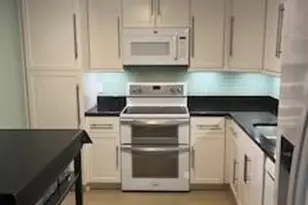 565 Oaks Ln, Pompano Beach, FL 33069 - Photo 21