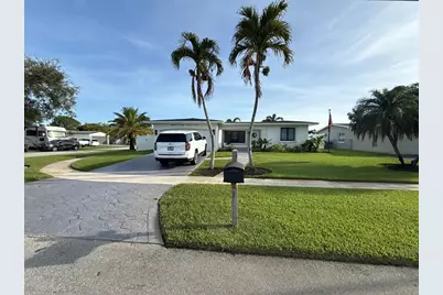 9431 NW 18th St, Pembroke Pines, FL 33024 - Photo 1