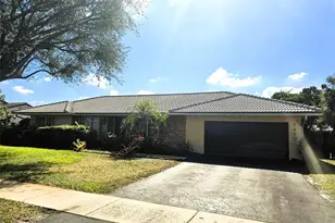 7450 SW 15th St, Plantation, FL 33317 - Photo 1