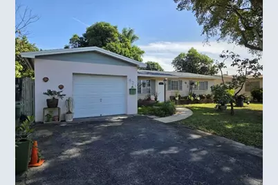 421 NW 76th Ter, Pembroke Pines, FL 33024 - Photo 1