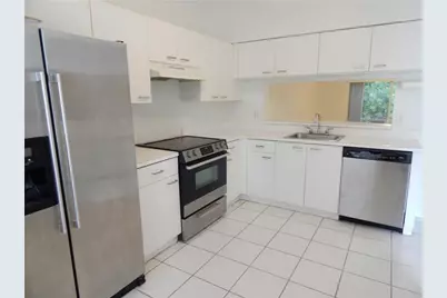 9914 NW 56th Pl, Coral Springs, FL 33076 - Photo 5