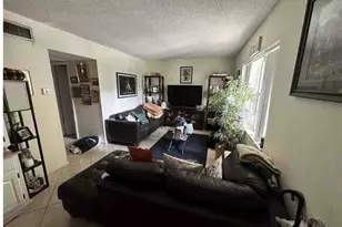 415 NE 2nd St, Hallandale Beach, FL 33009 - Photo 1