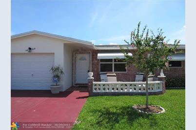 1040 NW 72nd Ter - Photo 1