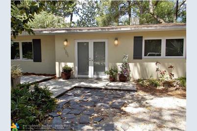 1305 SW 18th Ave - Photo 1
