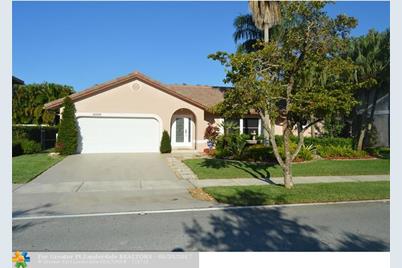 4956 NW 48th Ave - Photo 1