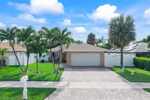547 NE 1st Ave, Deerfield Beach, FL 33441 - Photo 1
